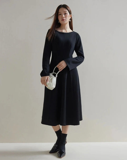Elegant Woolen Midi Dress