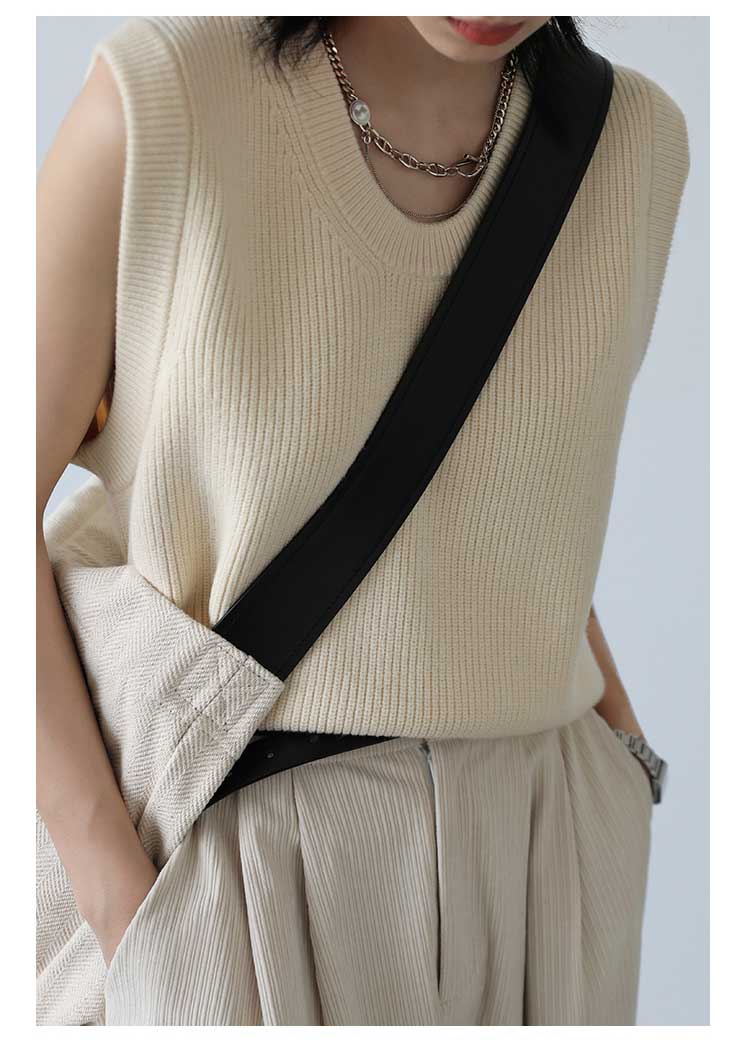 Round Neck Solid Color Knit Vest